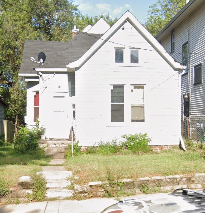 1619 S Faraday Avenue, Peoria, IL 61605