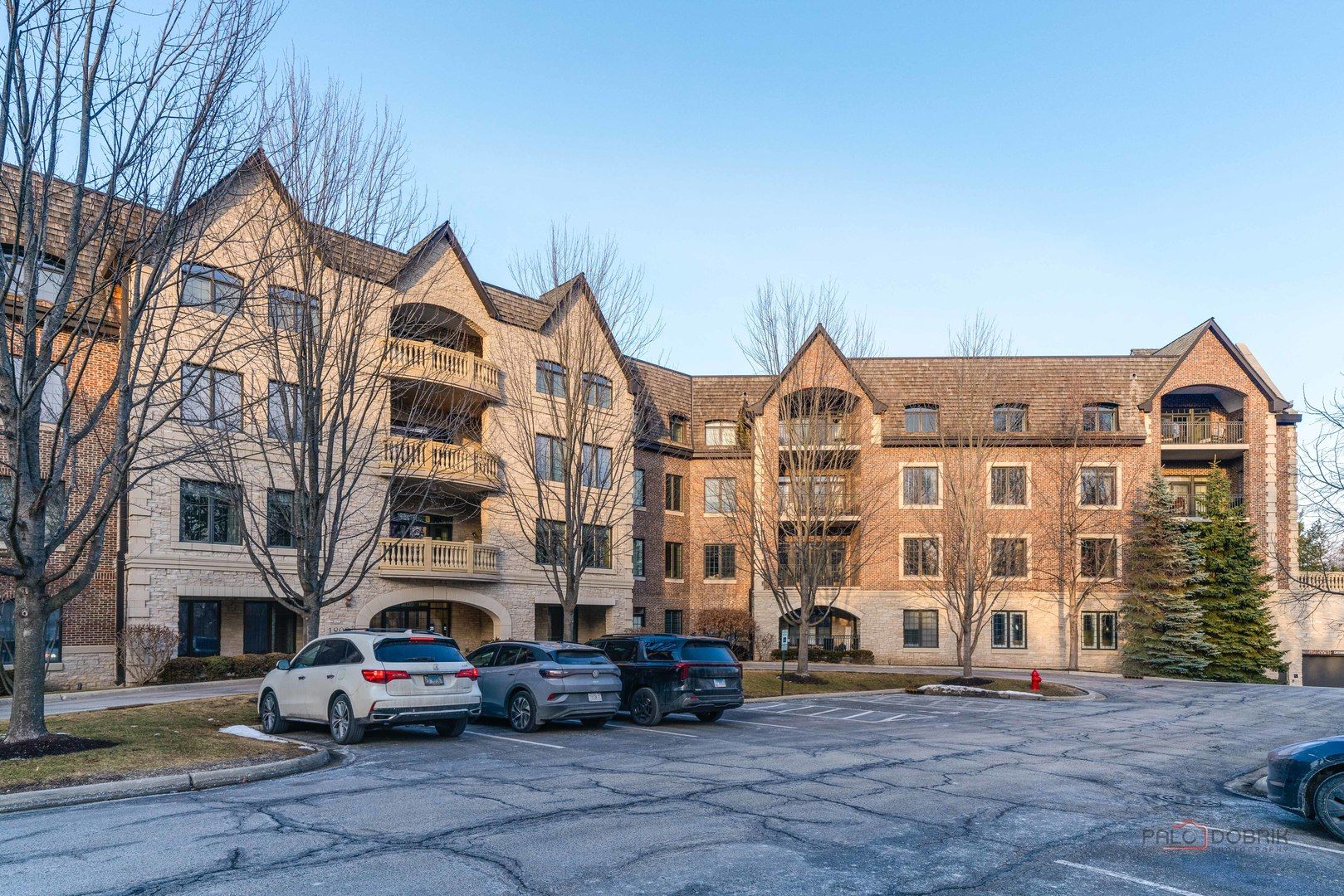 1800 AMBERLEY Court #309 — Lake Forest, IL 60045