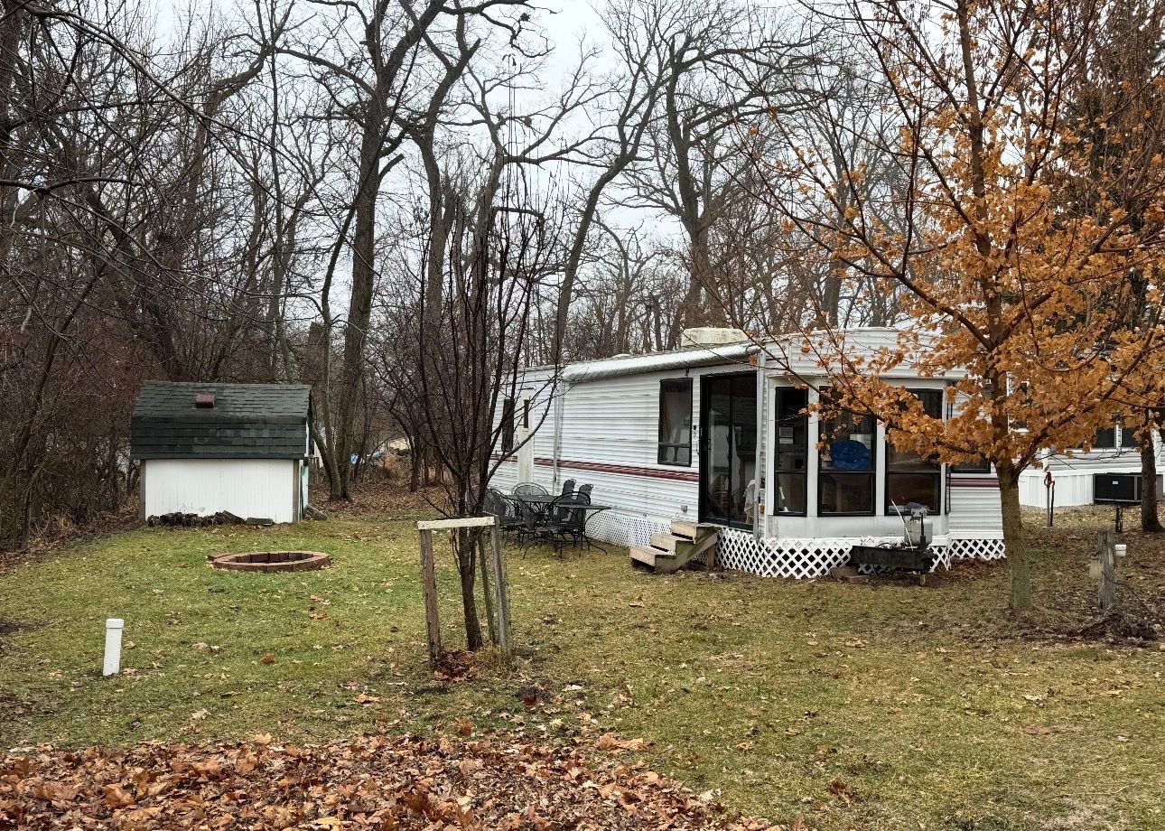 23-121 Woodhaven Lakes — Sublette, IL 61367