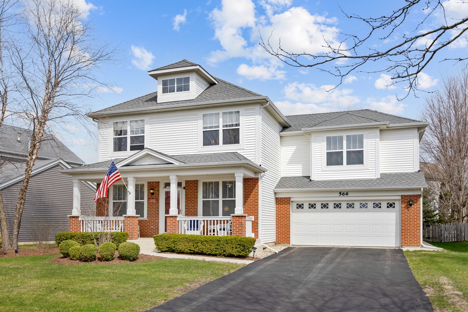 566 Horizon Drive W — St. Charles, IL 60175