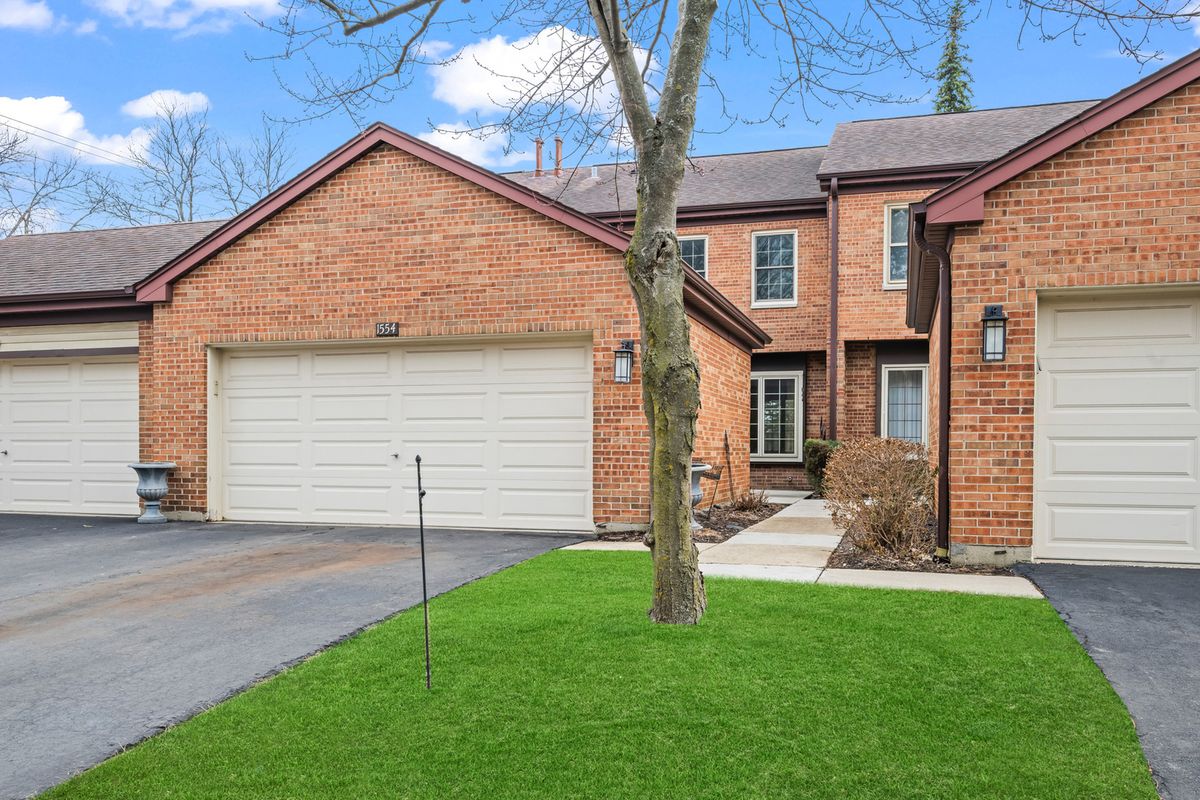 1554 WINDSOR Drive, Arlington Heights, IL 60004