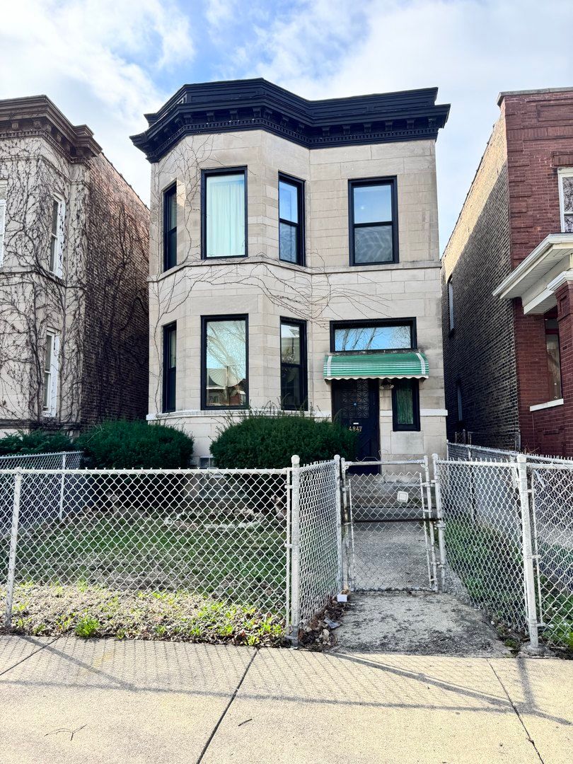 4847 W Washington Boulevard — Chicago, IL 60644
