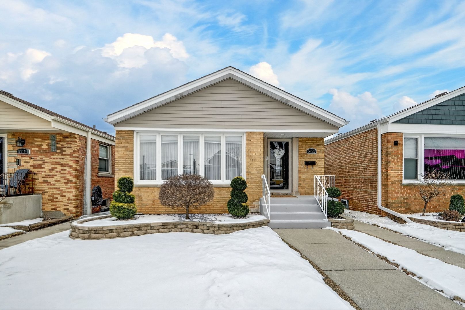 5723 S Melvina Avenue — Chicago, IL 60638