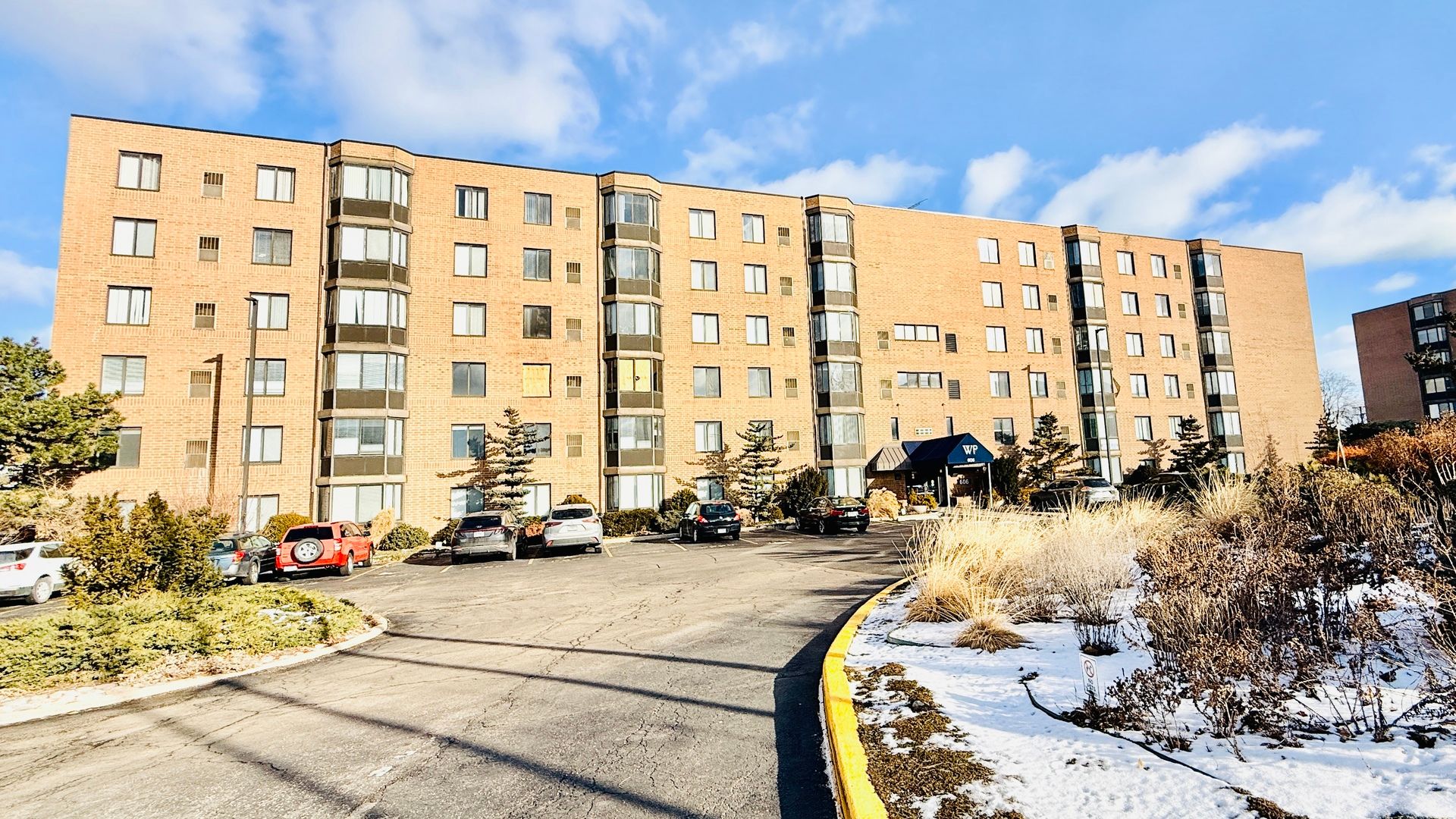 606 E Woodland Park Avenue #105 — Chicago, IL 60616