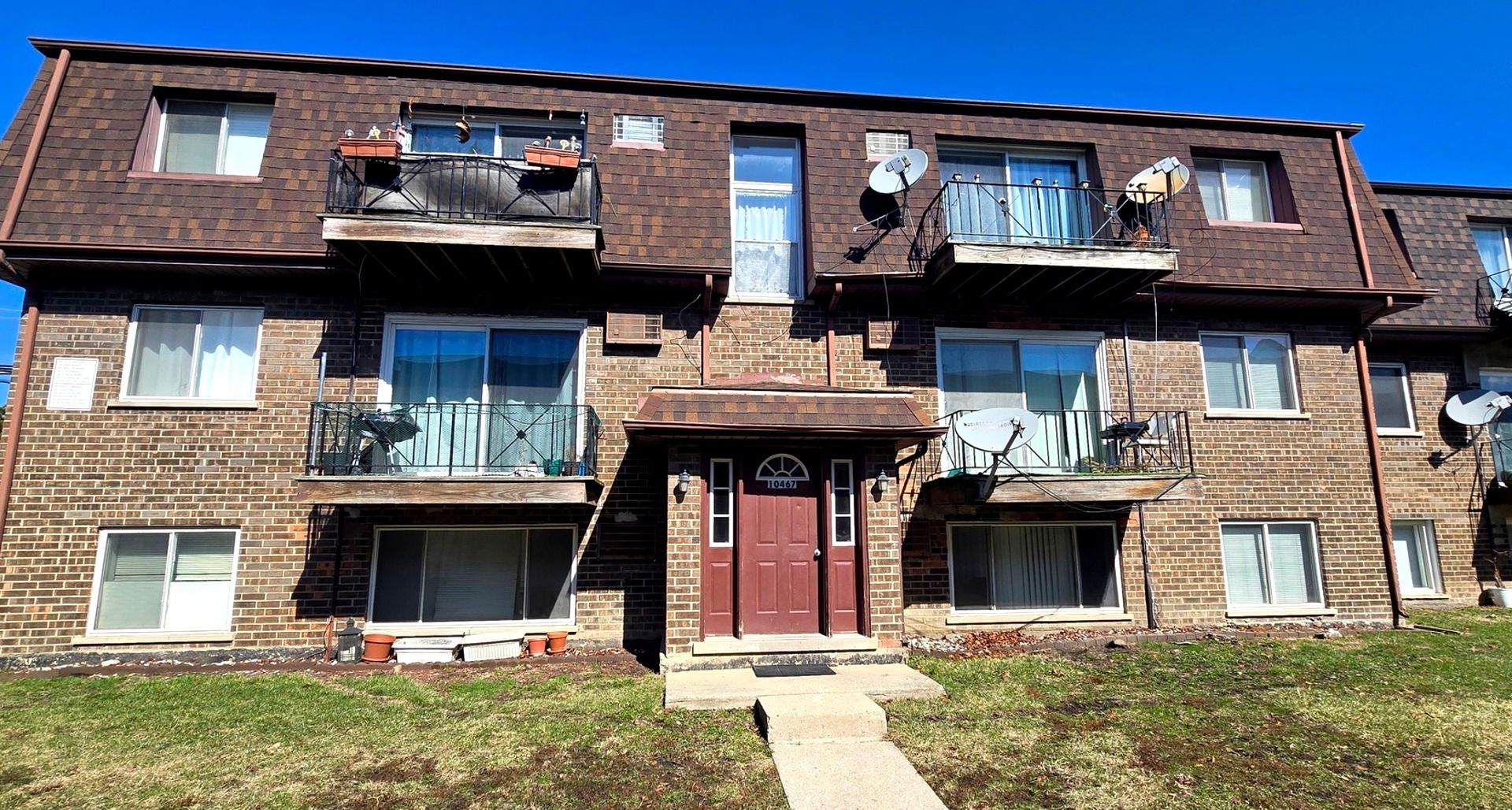 10467 DEARLOVE Road #6 — Glenview, IL 60025