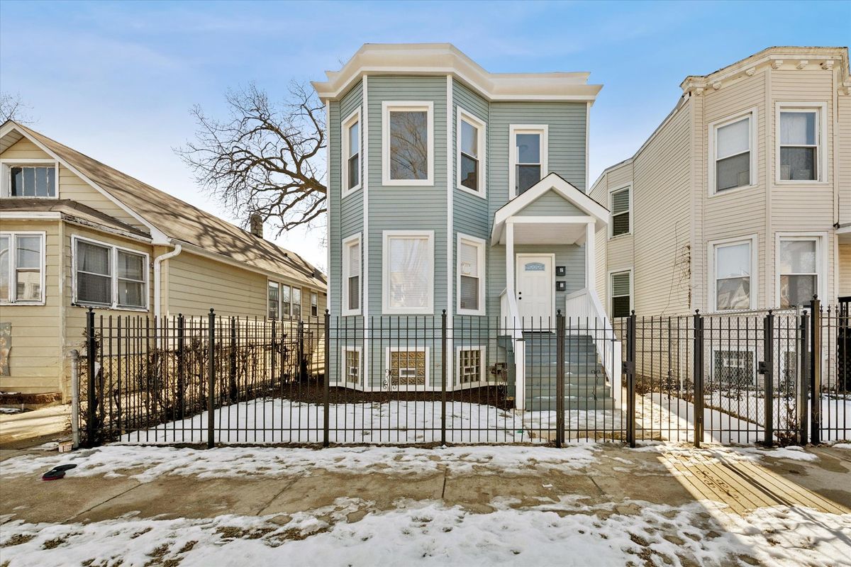 4845 Potomac Avenue, Chicago, IL 60651