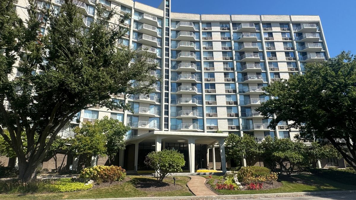 20 Tower Road, Oak Brook, IL 60523