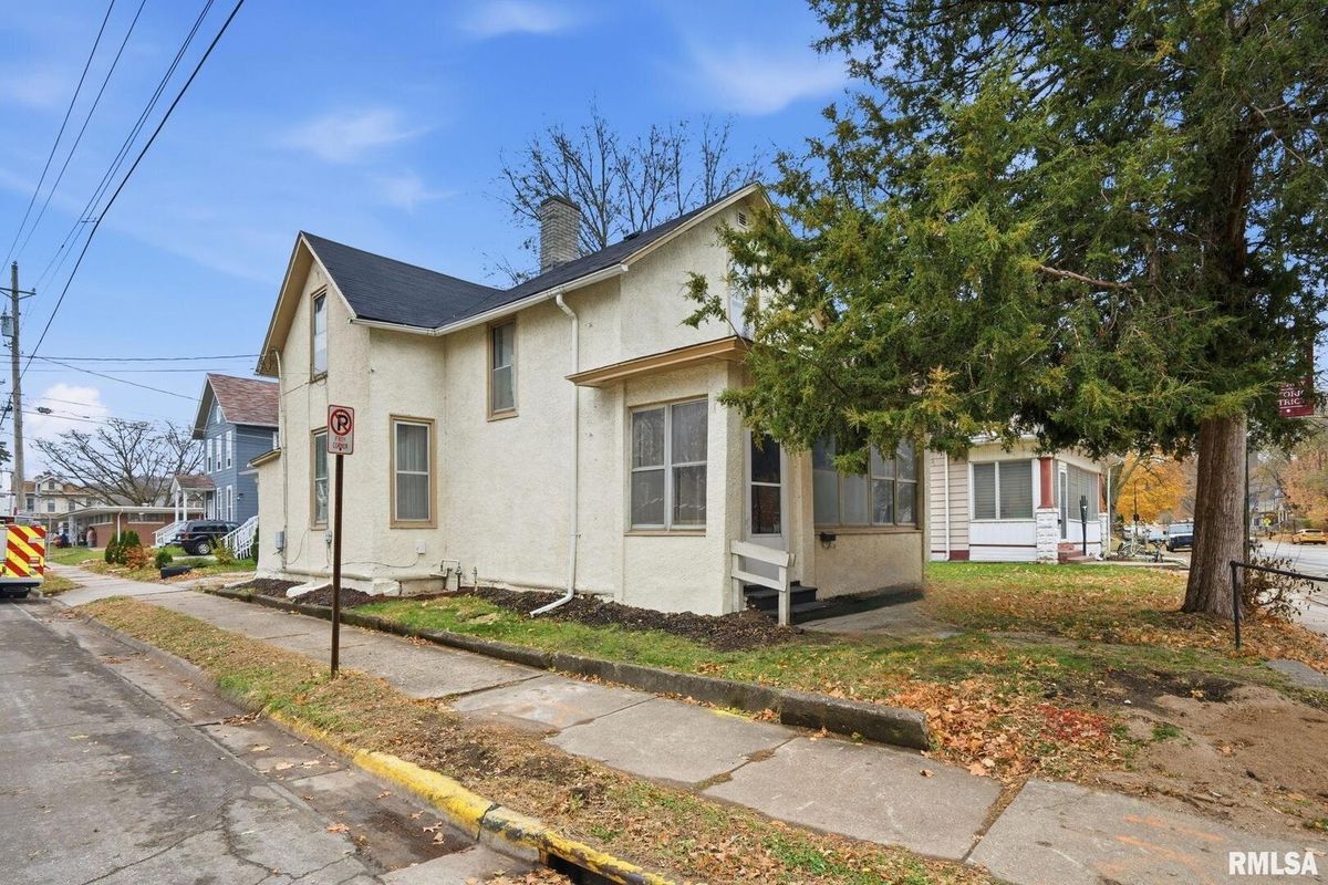 903 17TH Street, Rock Island, IL 61201