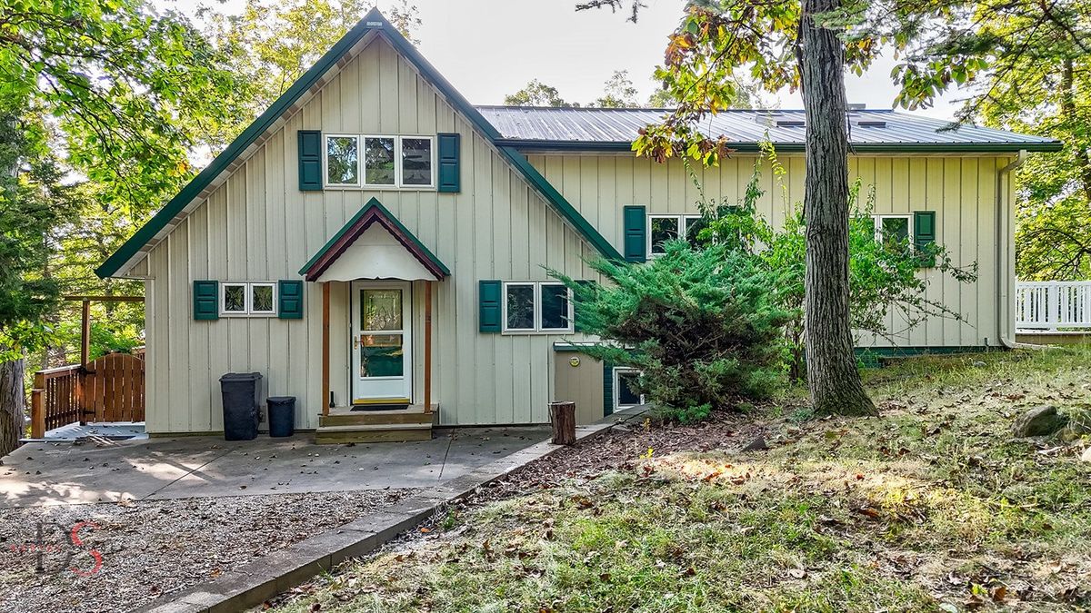 705 Cedar Court, Varna, IL 61375