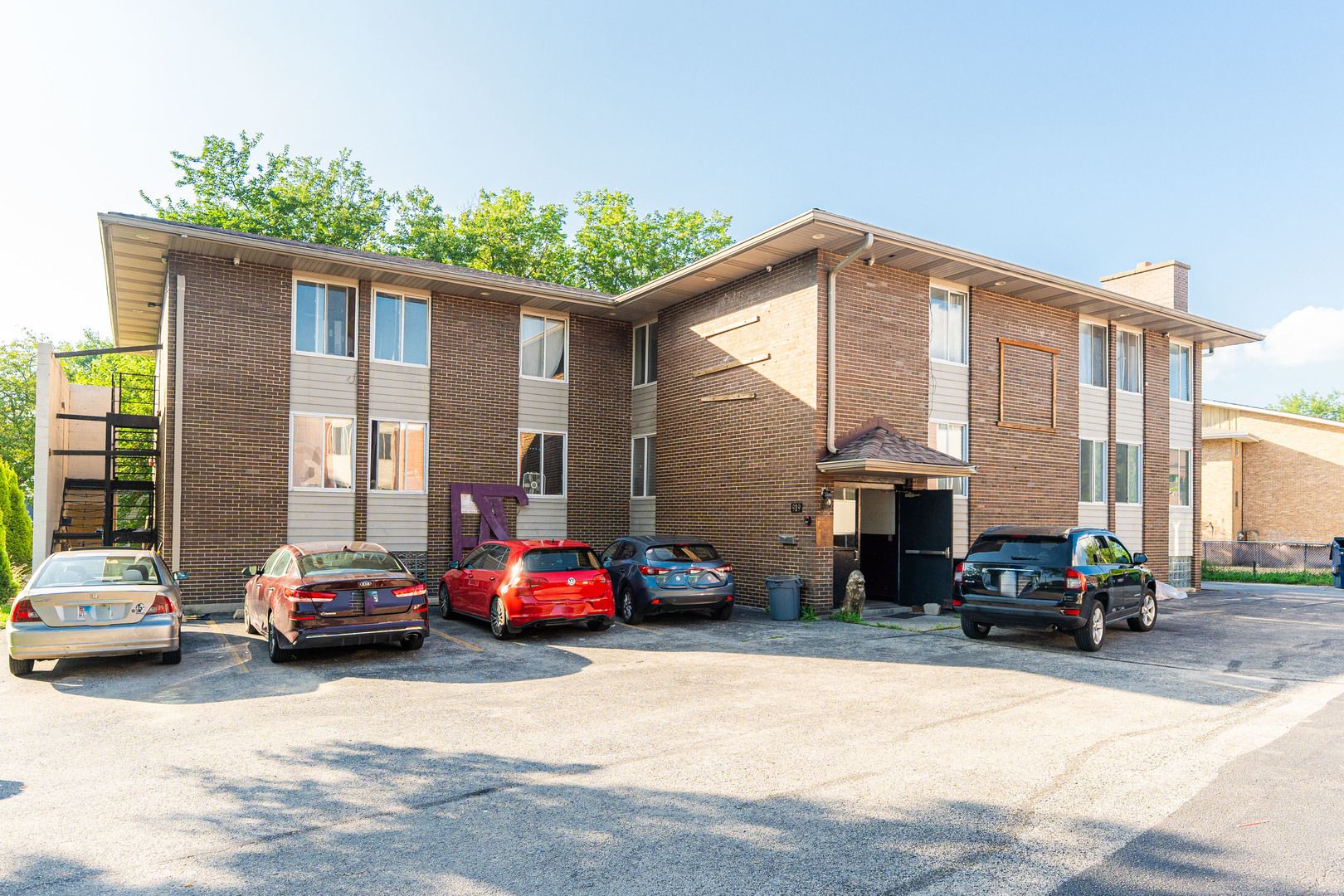 919 Greenbrier Road — DeKalb, IL 60115