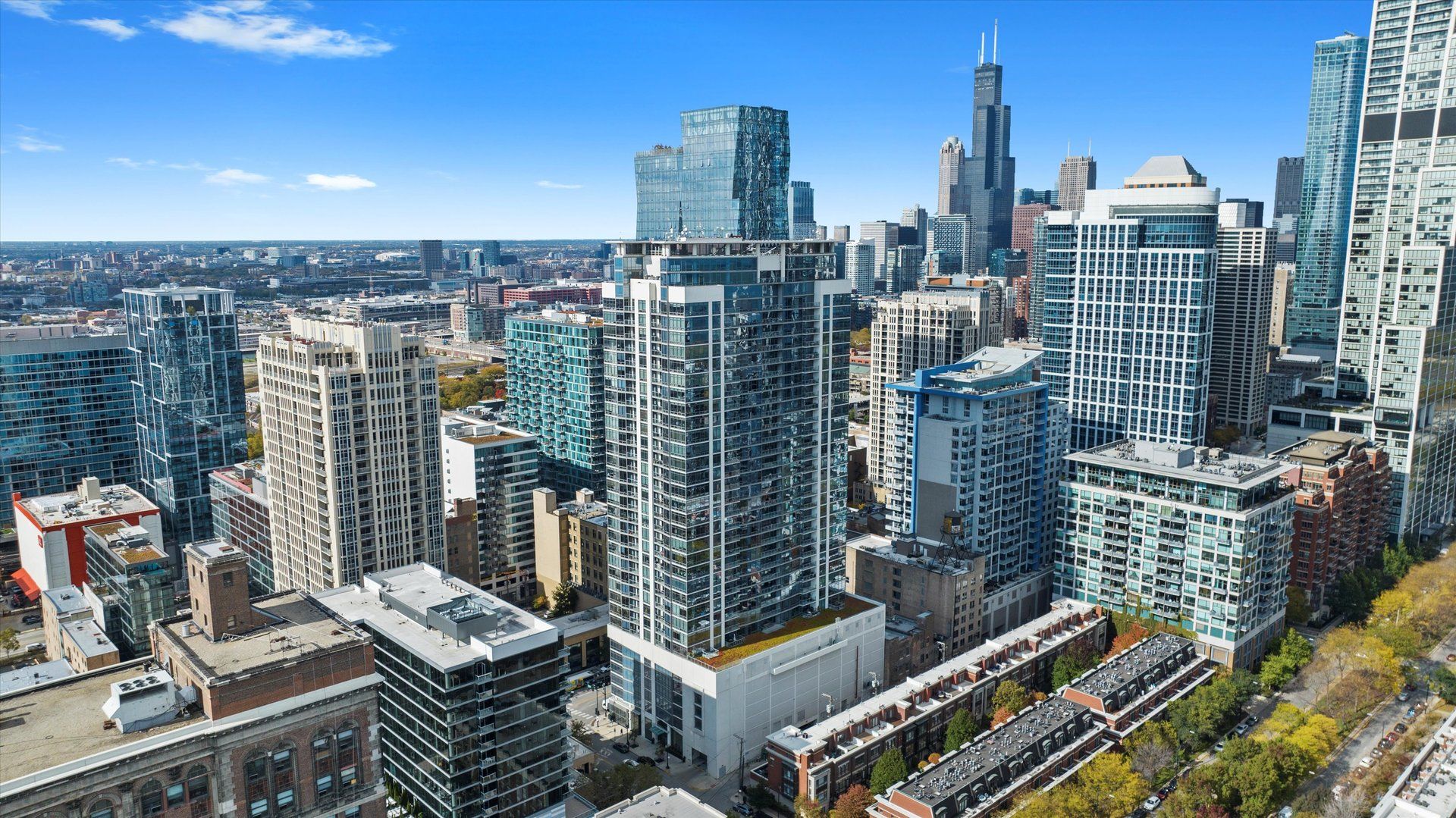 100 E 14th Street #1203 — Chicago, IL 60605