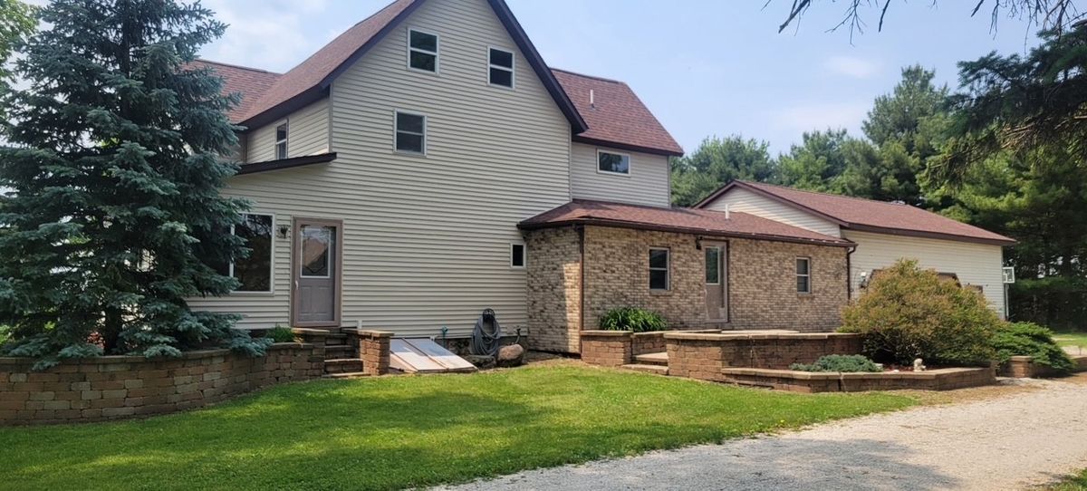 382 Keigwin Road, Walnut, IL 61376