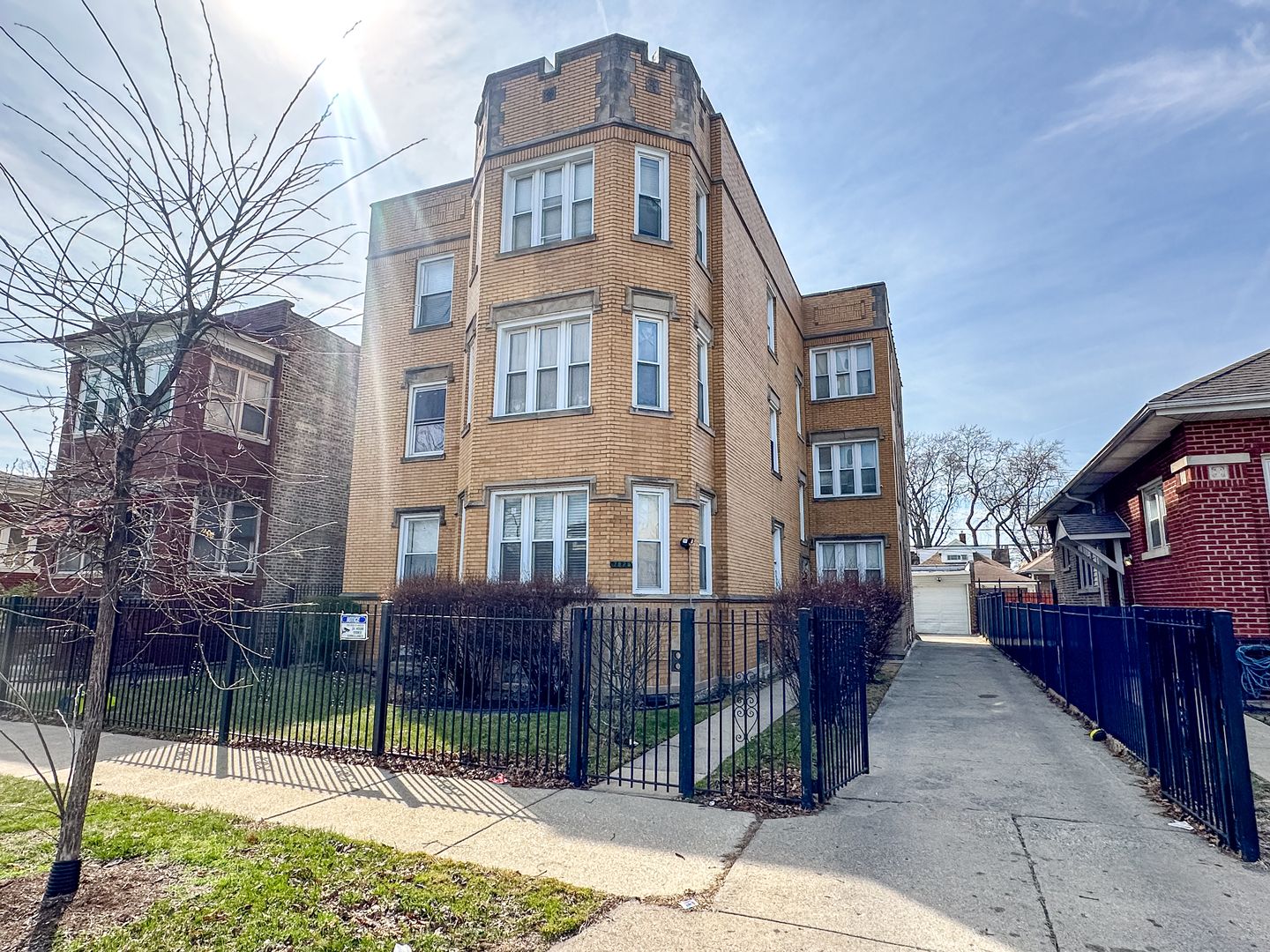 7926 S Luella Avenue #1B — Chicago, IL 60617