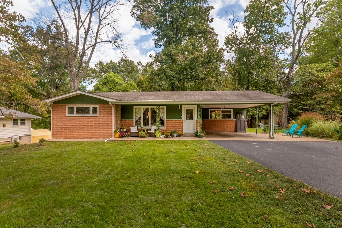 3453 Illinois Avenue, Carbondale, IL 62903