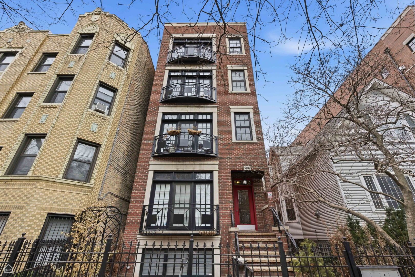 3504 N Fremont Street #2 — Chicago, IL 60657