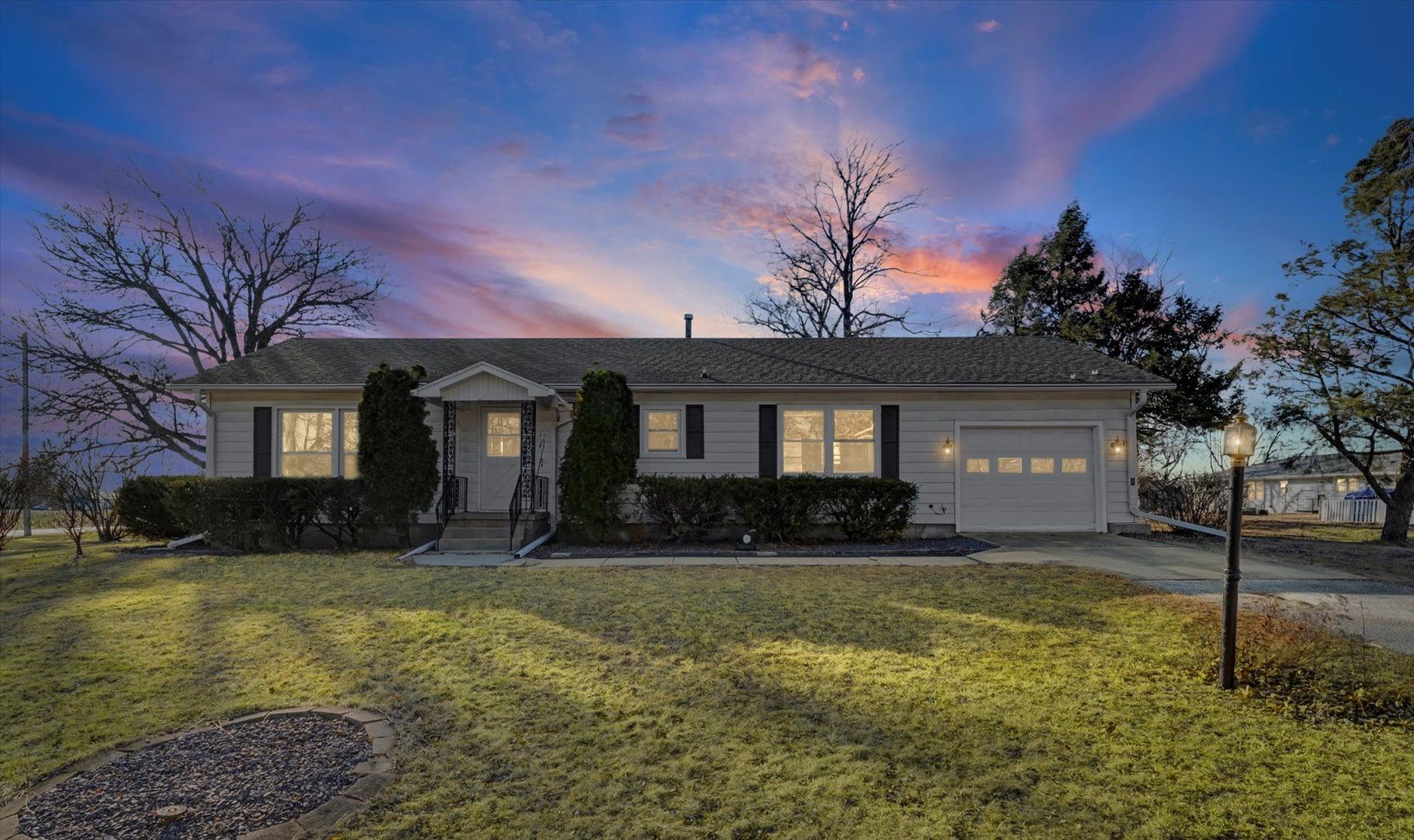 401 Oak Drive — Roberts, IL 60962