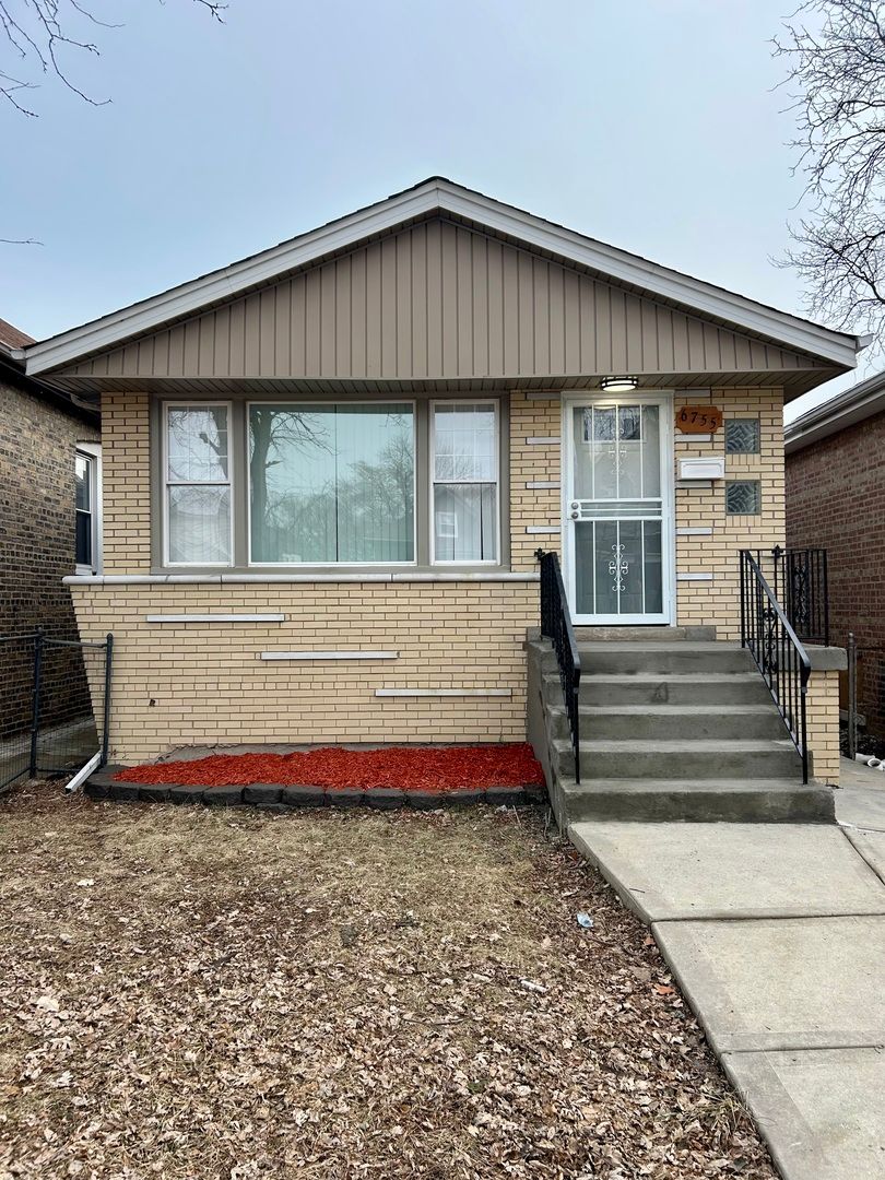 6755 S Bell Avenue — Chicago, IL 60636