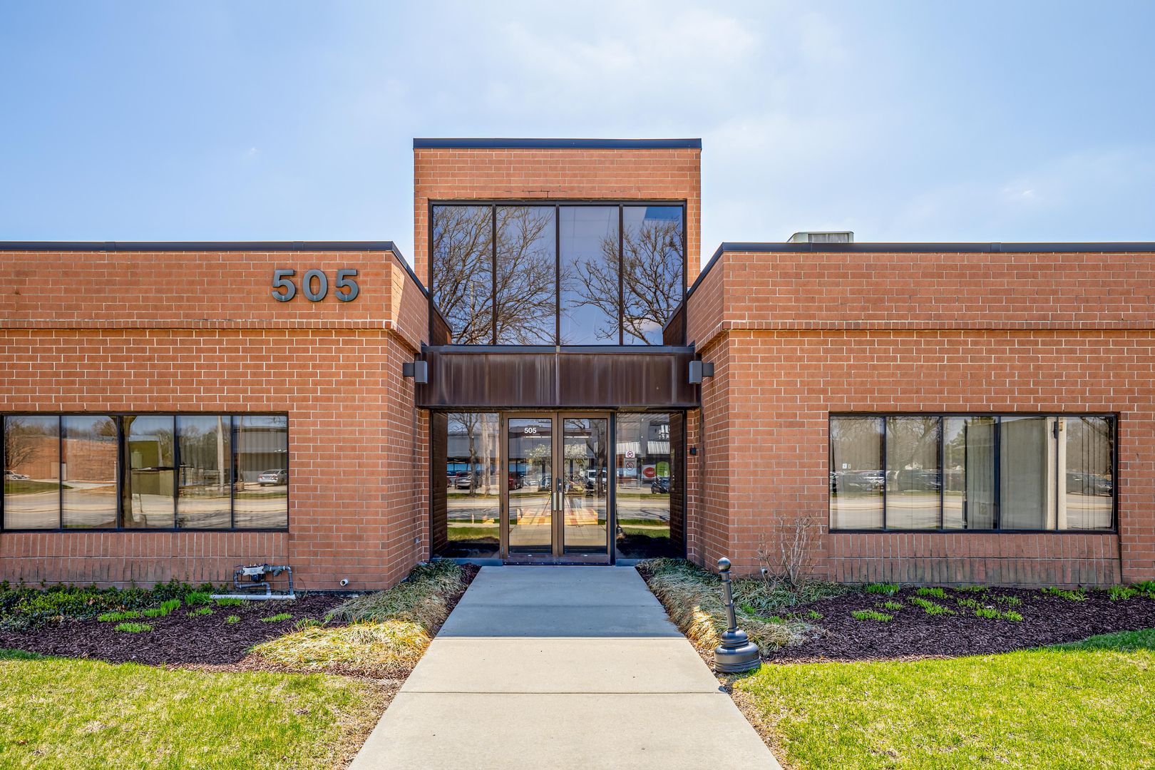 505 E Golf Road — Arlington Heights, IL 60005
