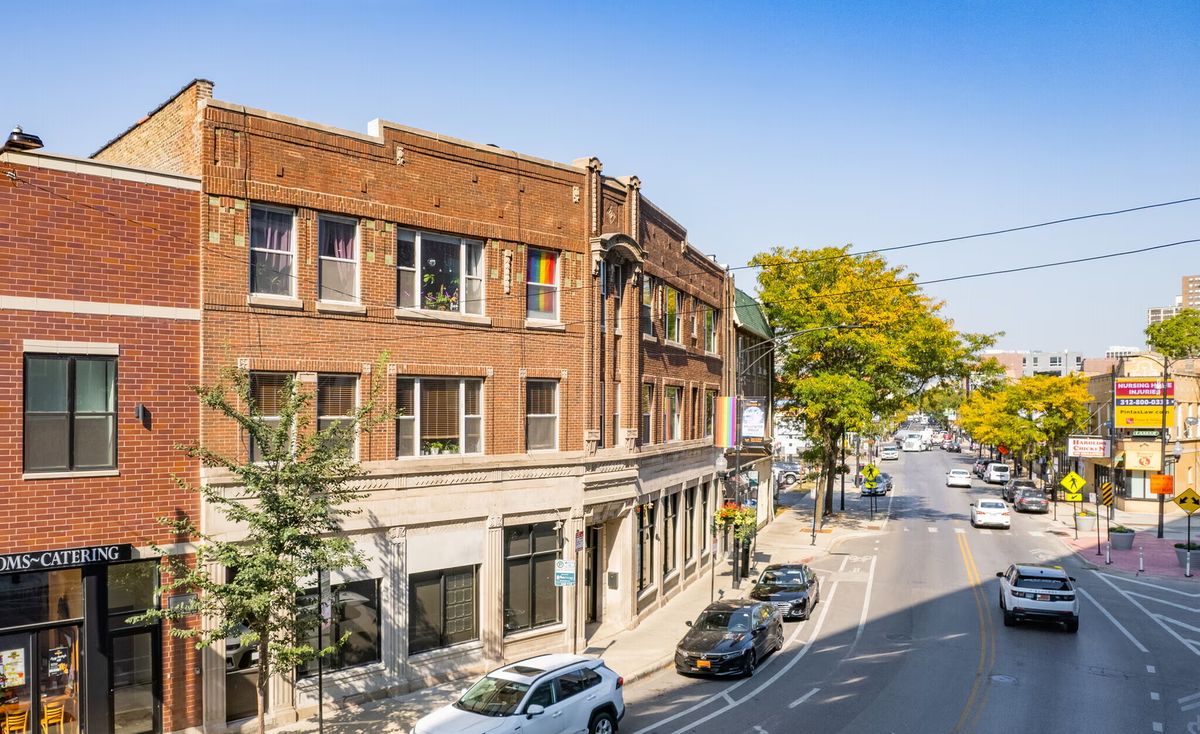 3916 Broadway Street, Chicago, IL 60613