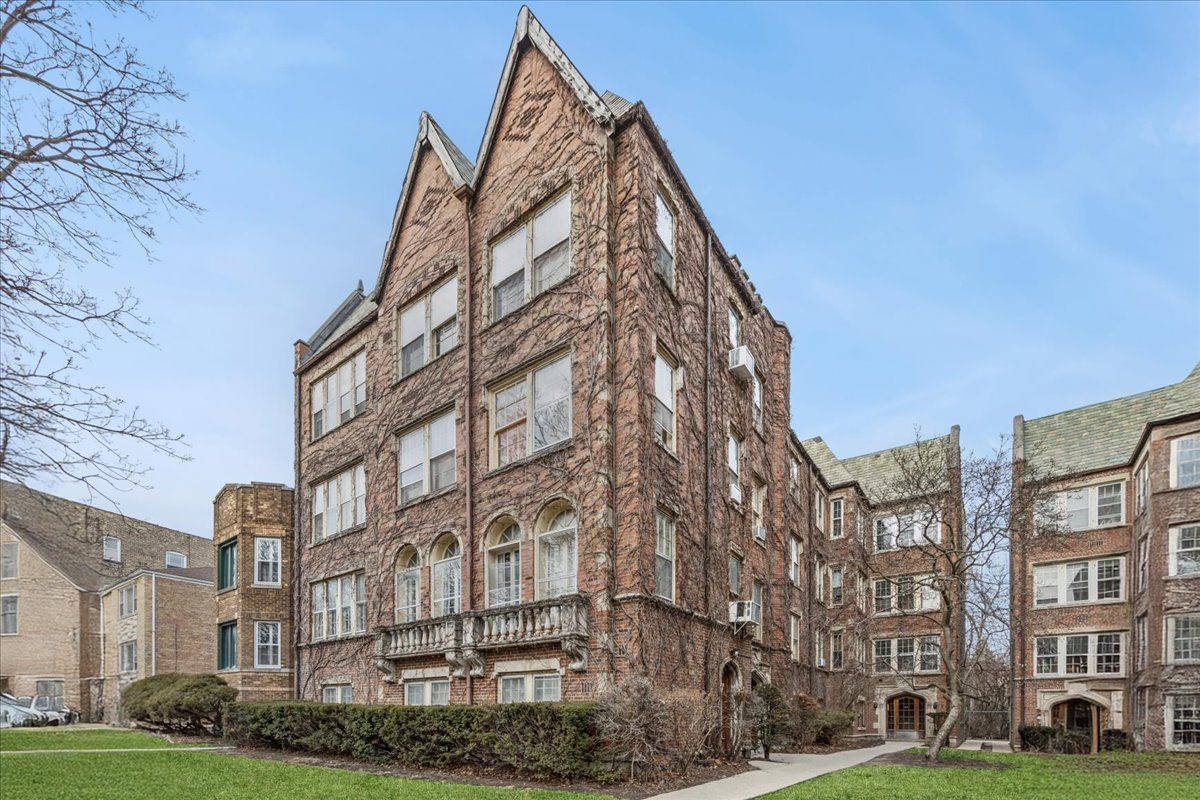 821 Brummel Street #2 — Evanston, IL 60202