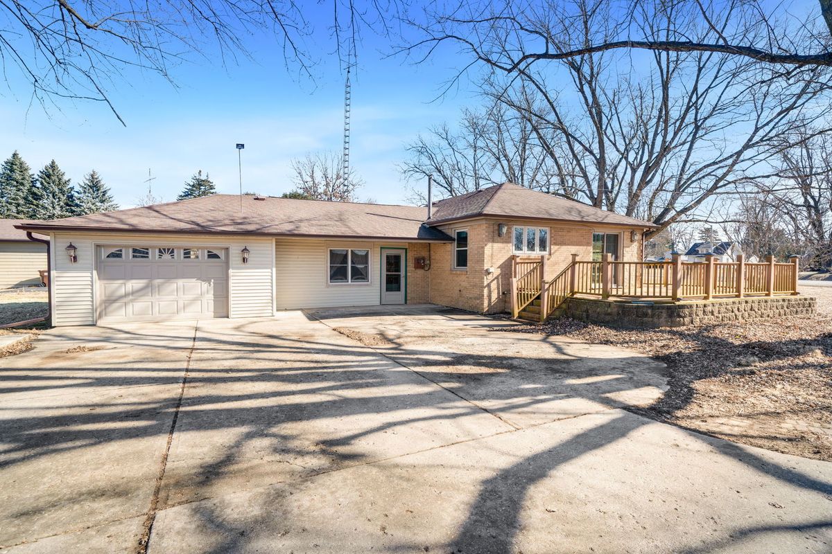 4414 IL RT 64, Mount Morris, IL 61054