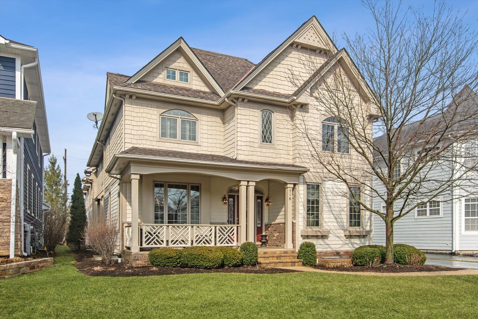 716 E Sunnyside Avenue — Libertyville, IL 60048