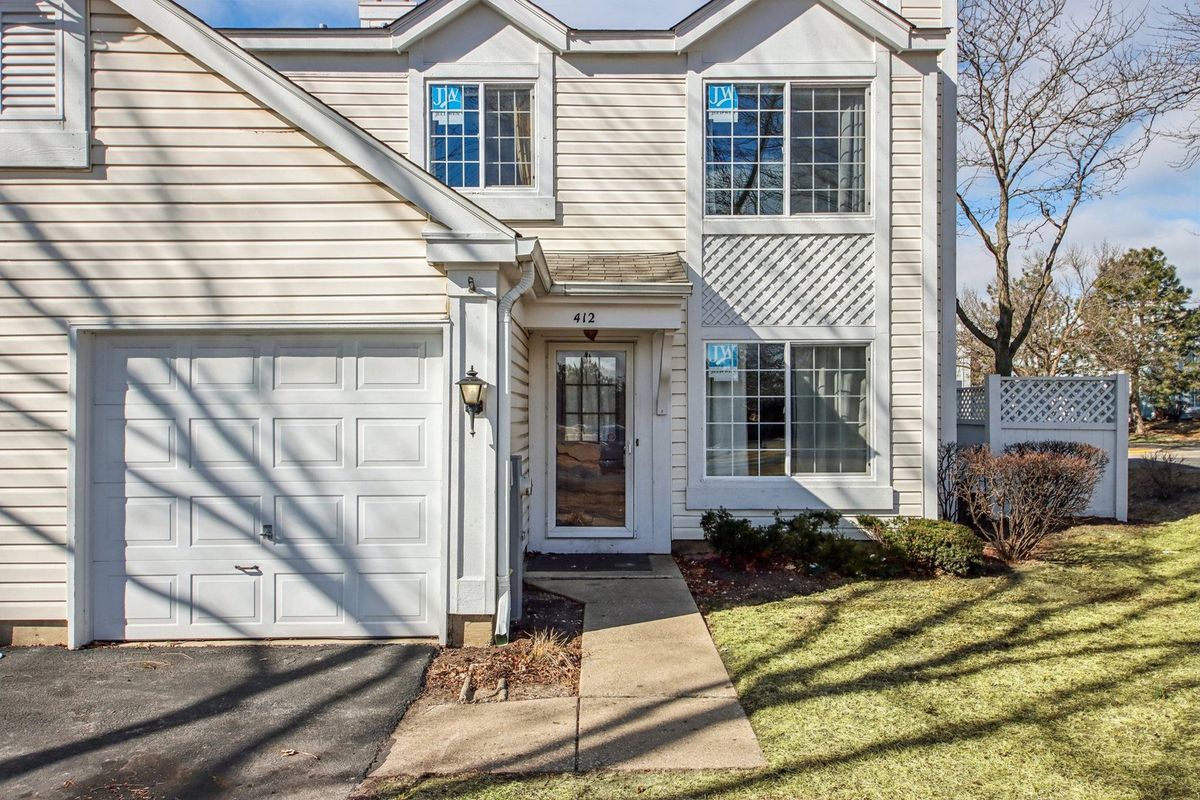412 Quaker Hill Court, Aurora, IL 60504