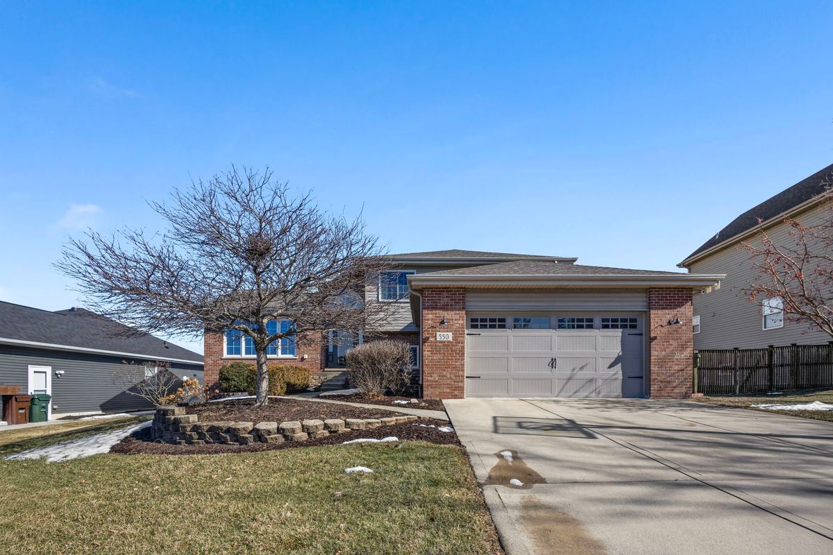 550 Doxbury Lane, New Lenox, IL 60451
