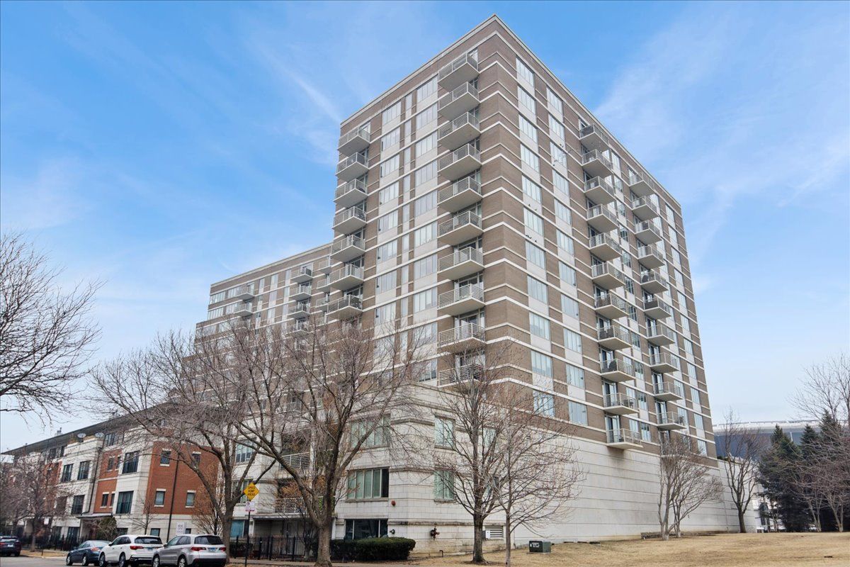 1515 S Prairie Avenue #608 — Chicago, IL 60605