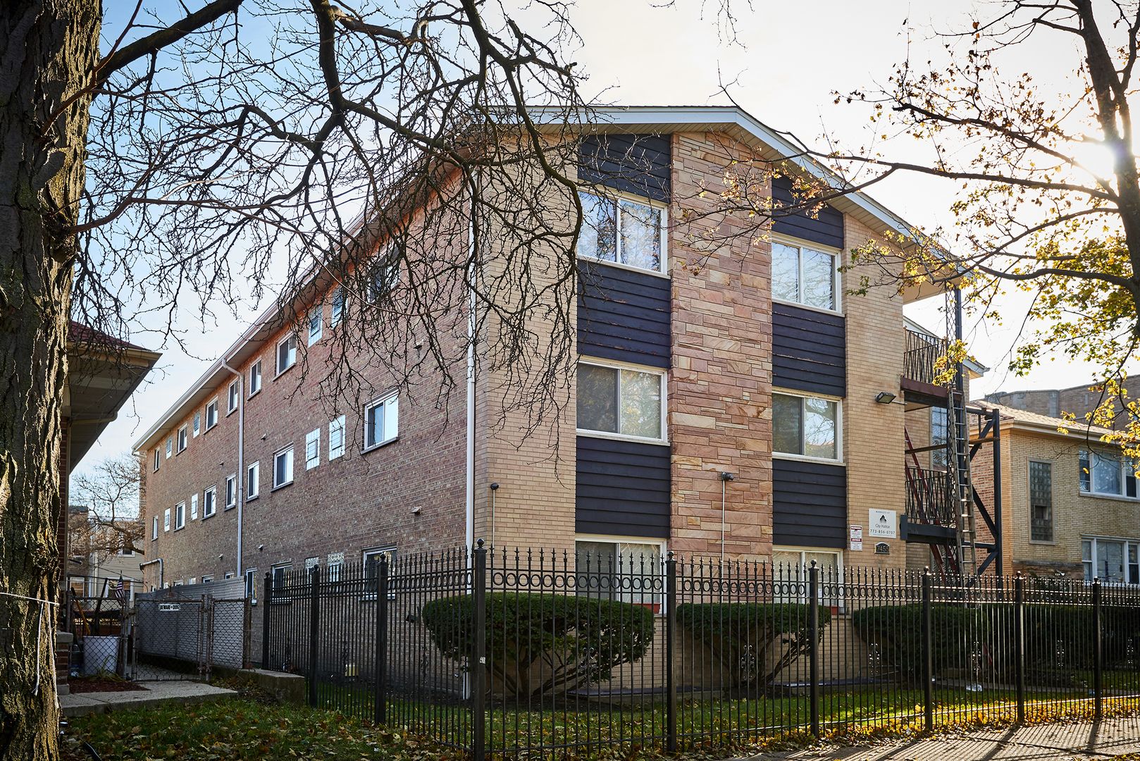 7455 N Ridge Boulevard #C2 — Chicago, IL 60645