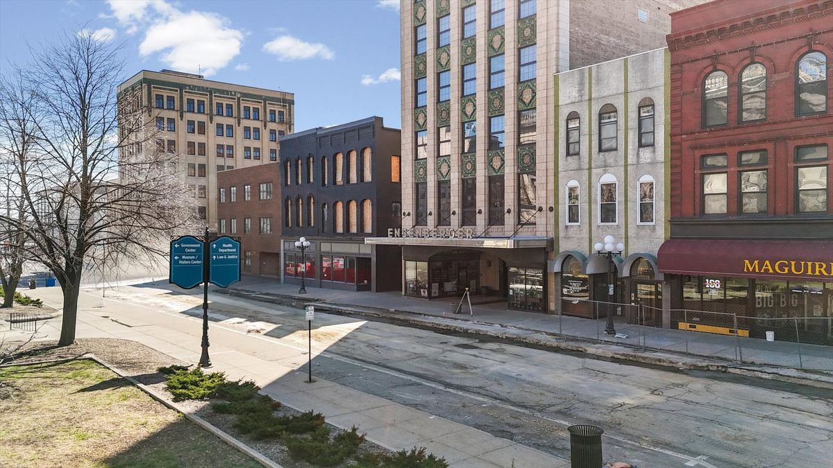 212 Center Street, Bloomington, IL 61701