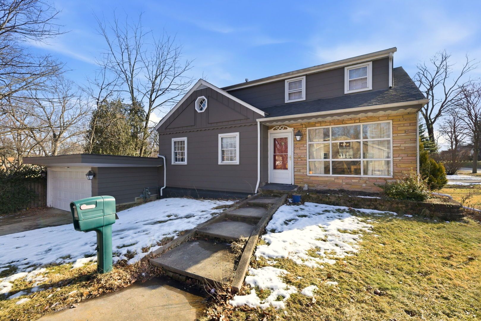 101 S Adams Street — Westmont, IL 60559