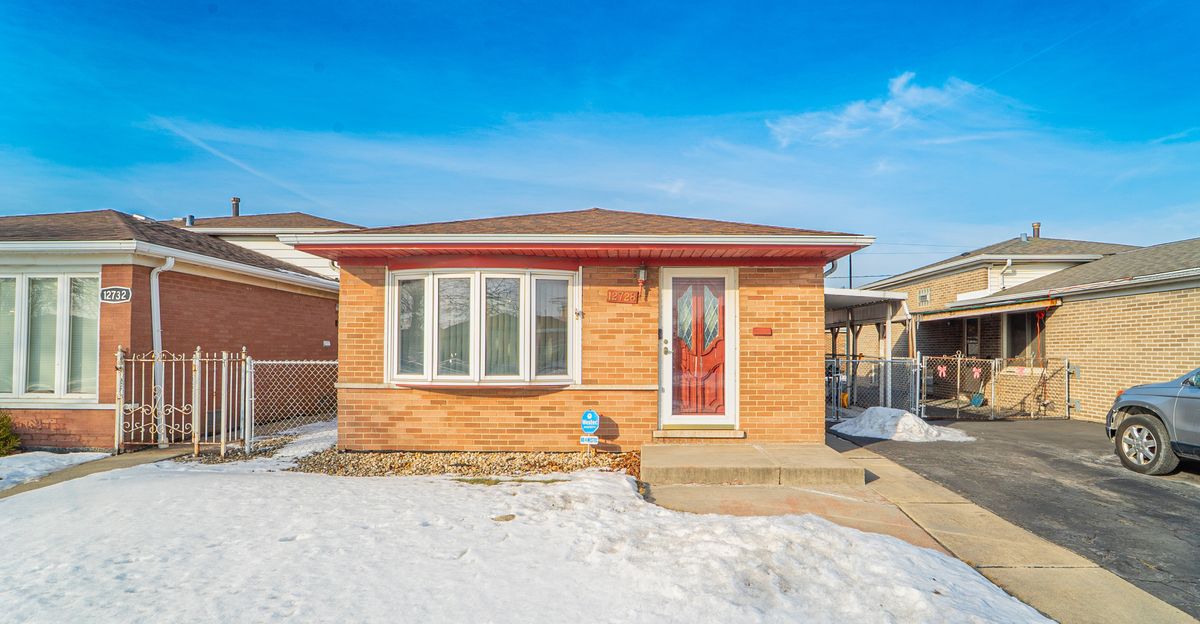12728 Saginaw Avenue, Chicago, IL 60633