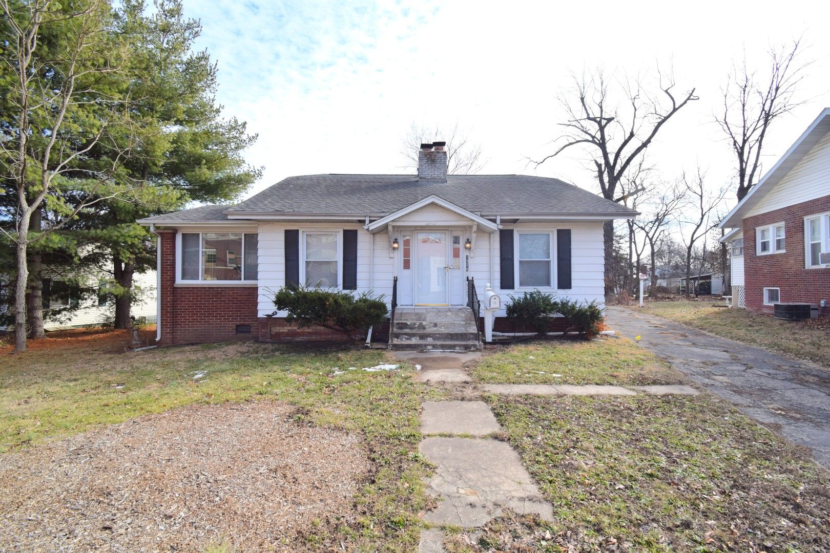1715 Oakland Avenue — Mt Vernon, IL 62864