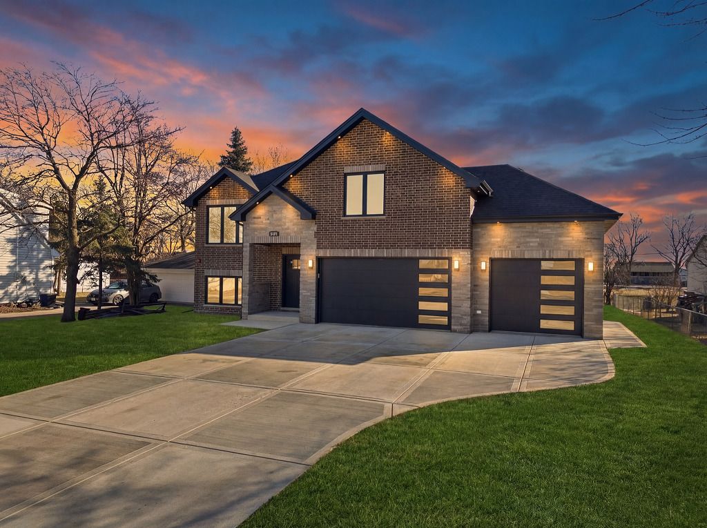 9327 Pleasant Avenue, Tinley Park, IL 60487