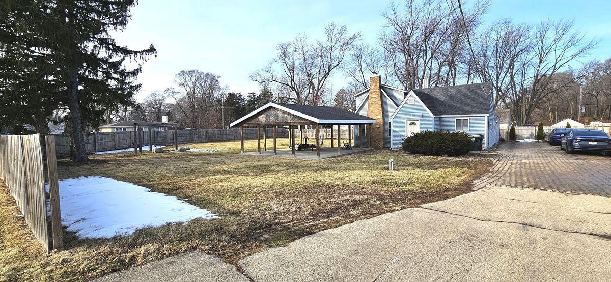 36107 Green Bay Road, Waukegan, IL 60087