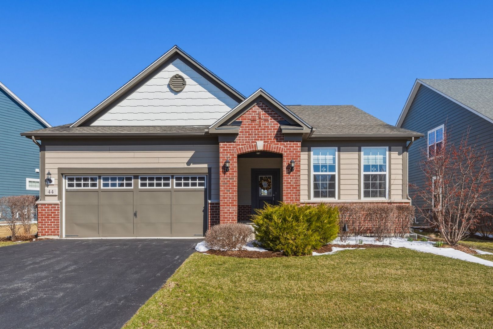 44 Pacific Avenue — Hawthorn Woods, IL 60047