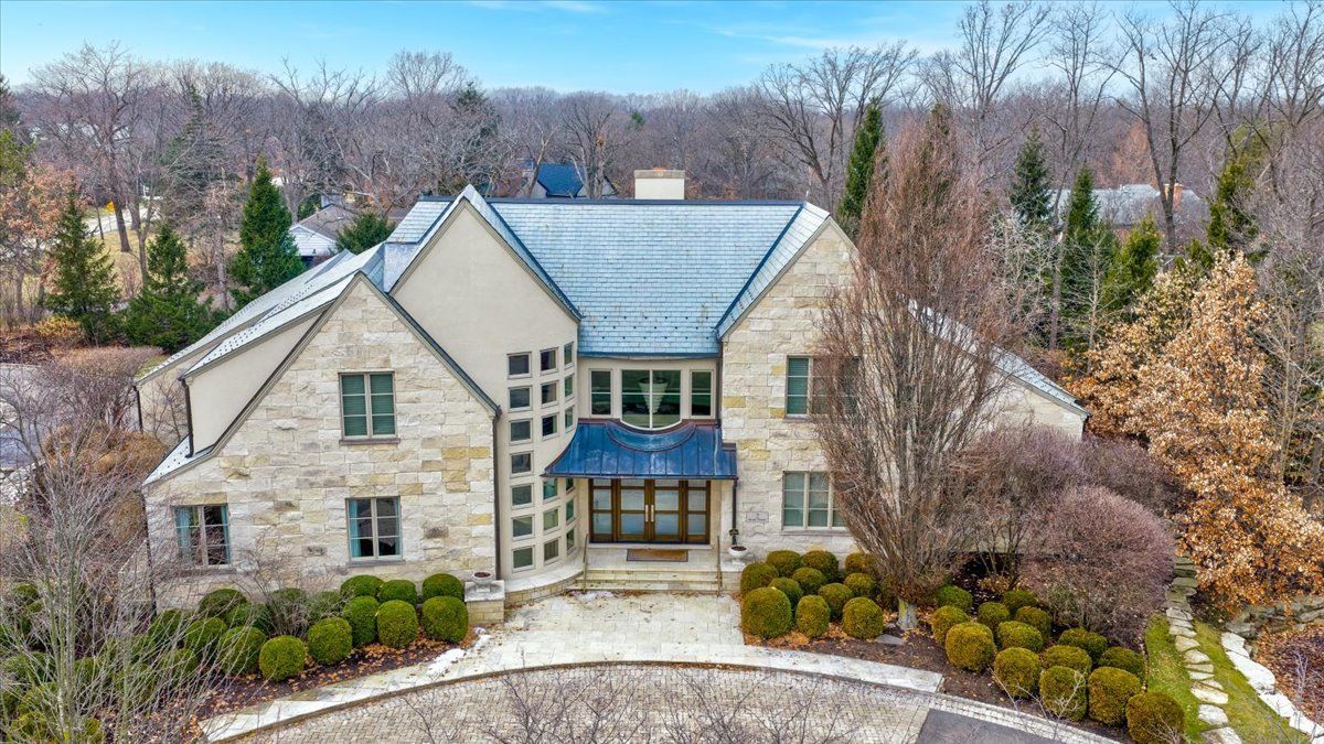 2 Bridlewood Road — Northbrook, IL 60062