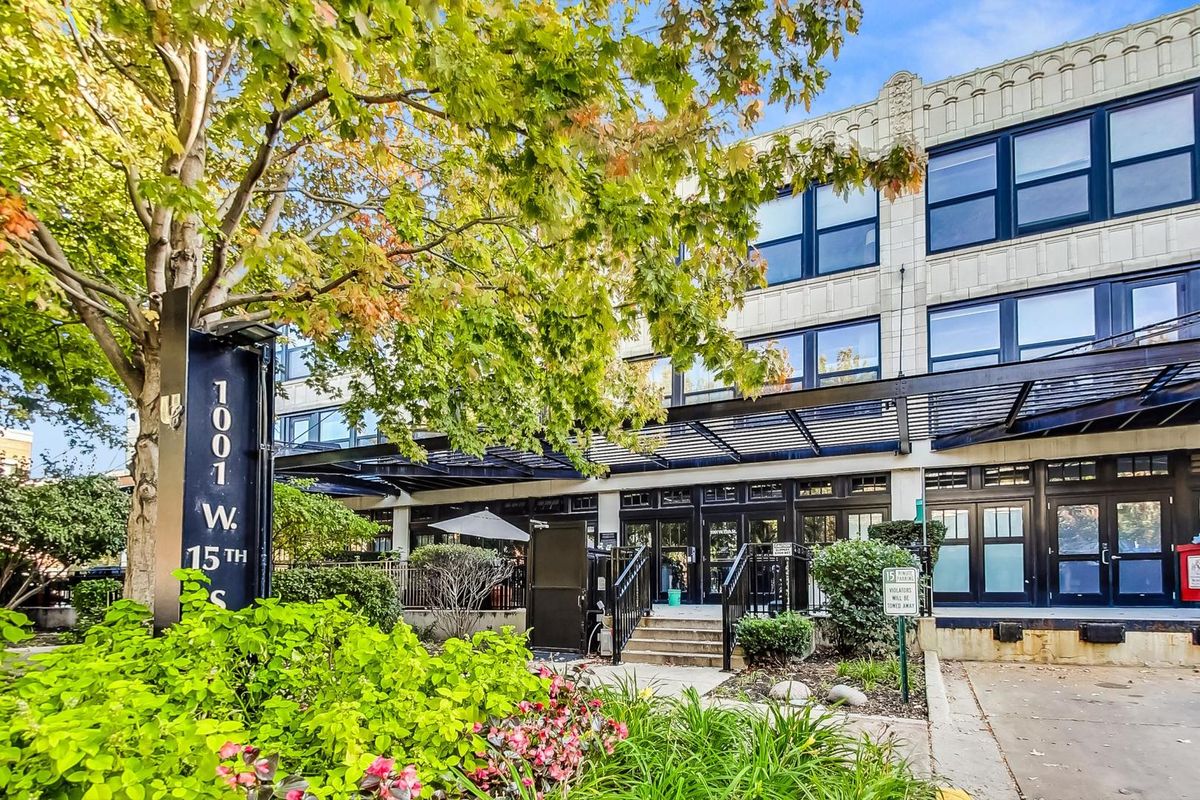 1001 15TH Street, Chicago, IL 60608
