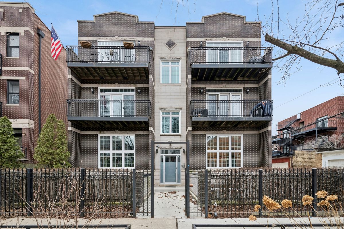 1043 NEWPORT Avenue, Chicago, IL 60657