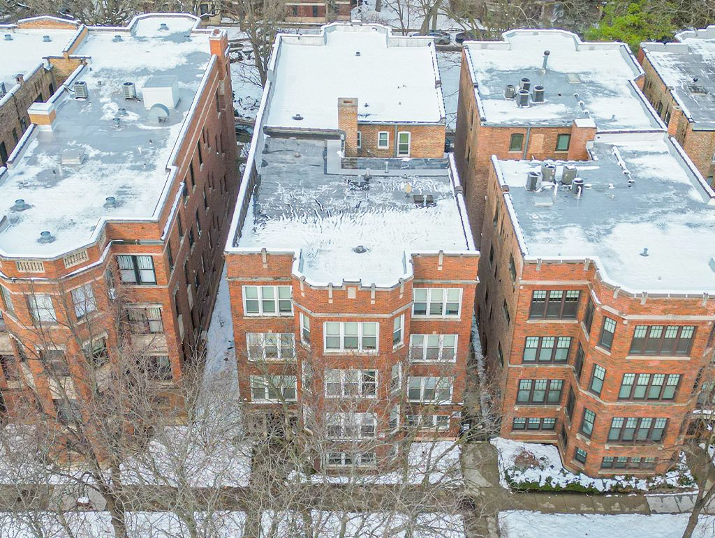 1210 E Hyde Park Boulevard — Chicago, IL 60615