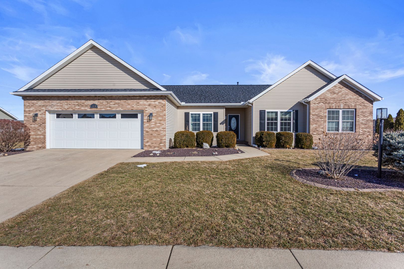 1808 S Orchard Drive — Mahomet, IL 61853