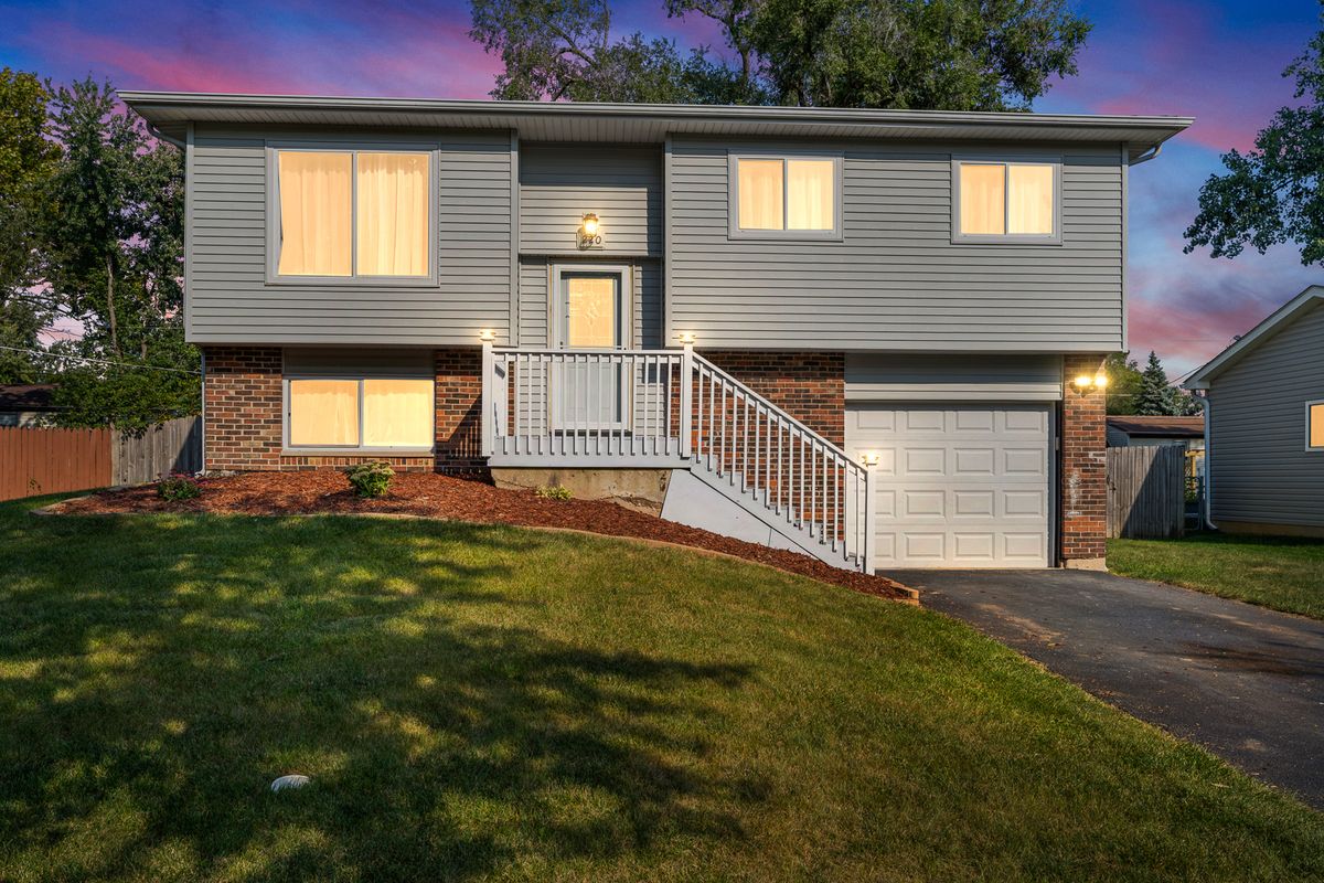 220 Ashbury Avenue, Bolingbrook, IL 60440