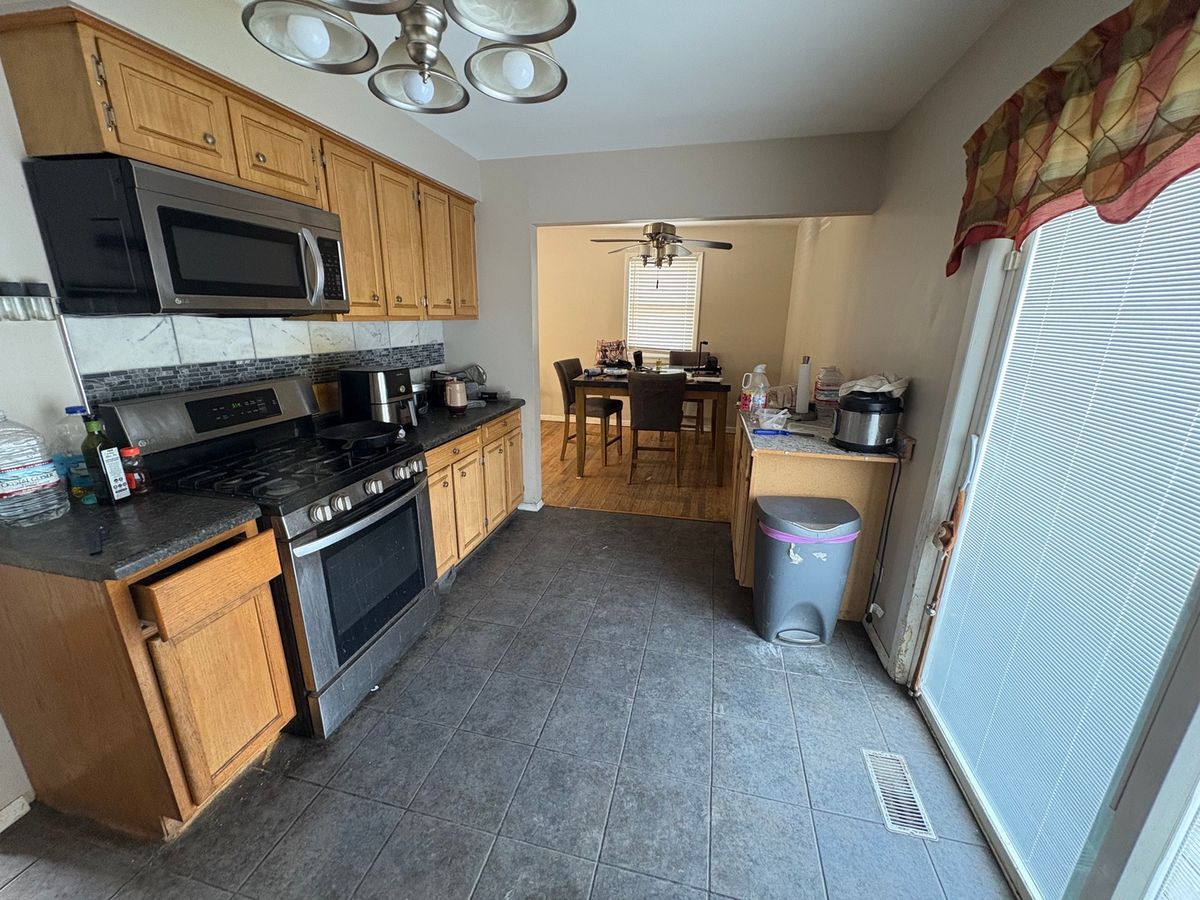 1827 218th Place, Sauk Village, IL 60411
