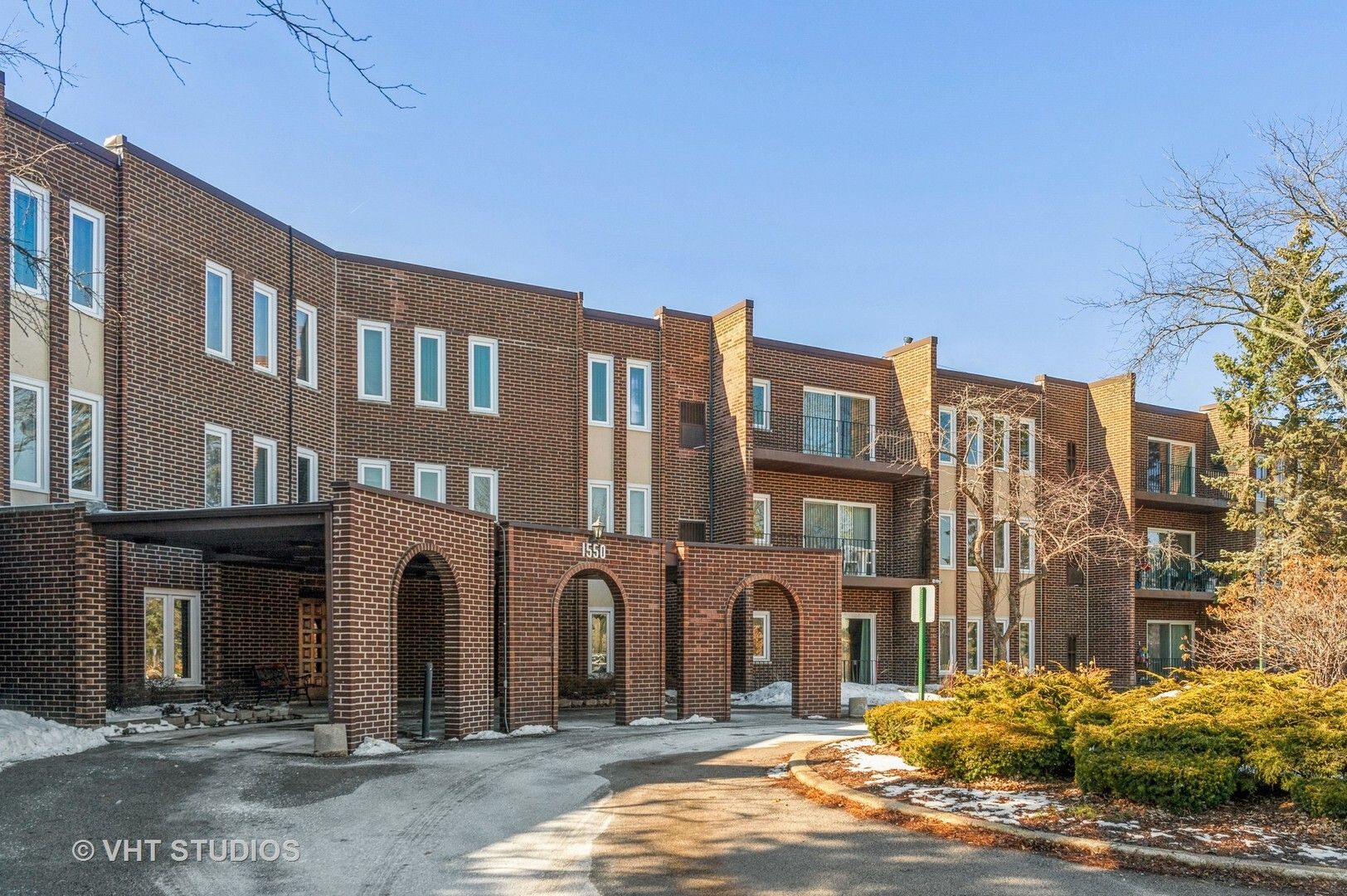 1550 Sandpebble Drive #306 — Wheeling, IL 60090