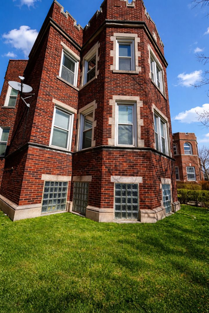 1740 Garfield Boulevard, Chicago, IL 60609