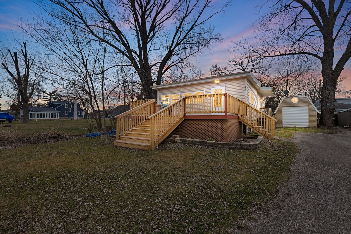 26377 Marie Avenue, Antioch, IL 60002