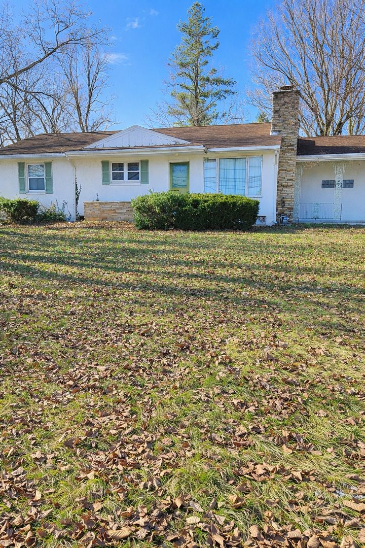 922 S Giant City Road S — Carbondale, IL 62902