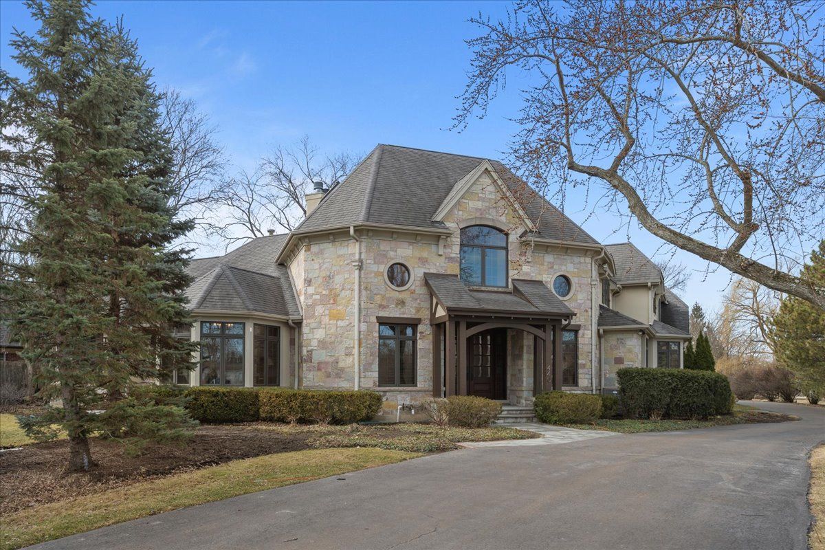440 Lee Road — Northbrook, IL 60062