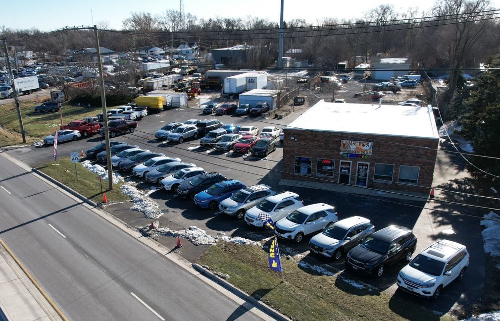 25W331 Lake Street — Roselle, IL 60172